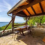 Сasa de vacaciones In Near Paklenica *