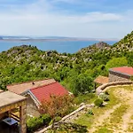 Сasa de vacaciones In Near Paklenica