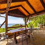 Сasa de vacaciones In Near Paklenica