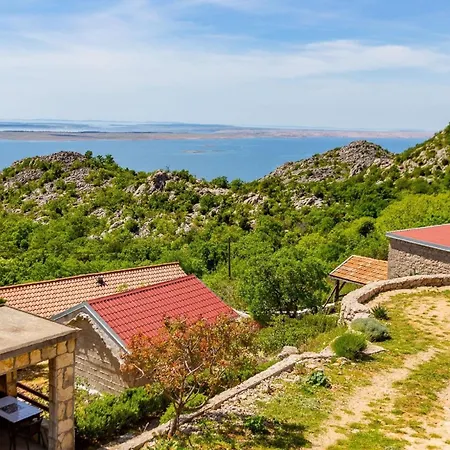 Authentic Stone House On The Mountain Velebit Casa vacanze