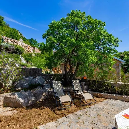 Authentic Stone House On The Mountain Velebit Casa vacanze *