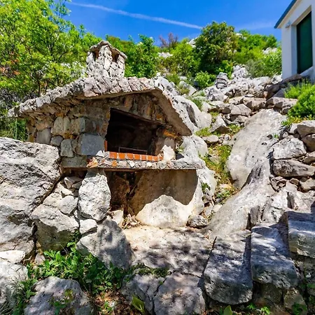 Casa de Férias Authentic Stone House On The Mountain Velebit Starigrad Paklenica
