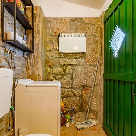 Ferienhaus In Near Paklenica *