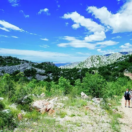 Casa de Férias Authentic Stone House On The Mountain Velebit *