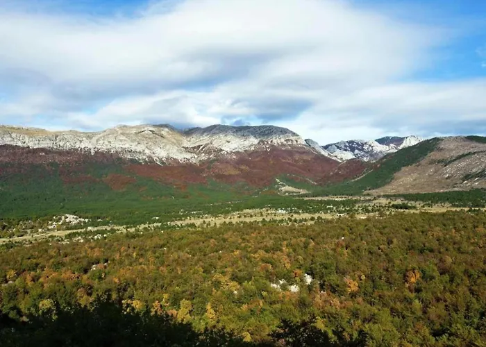 度假居 In Near Paklenica