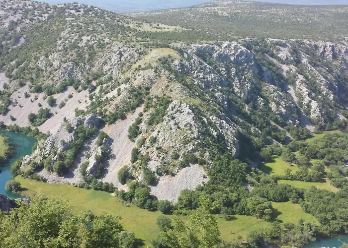 度假居 In Near Paklenica